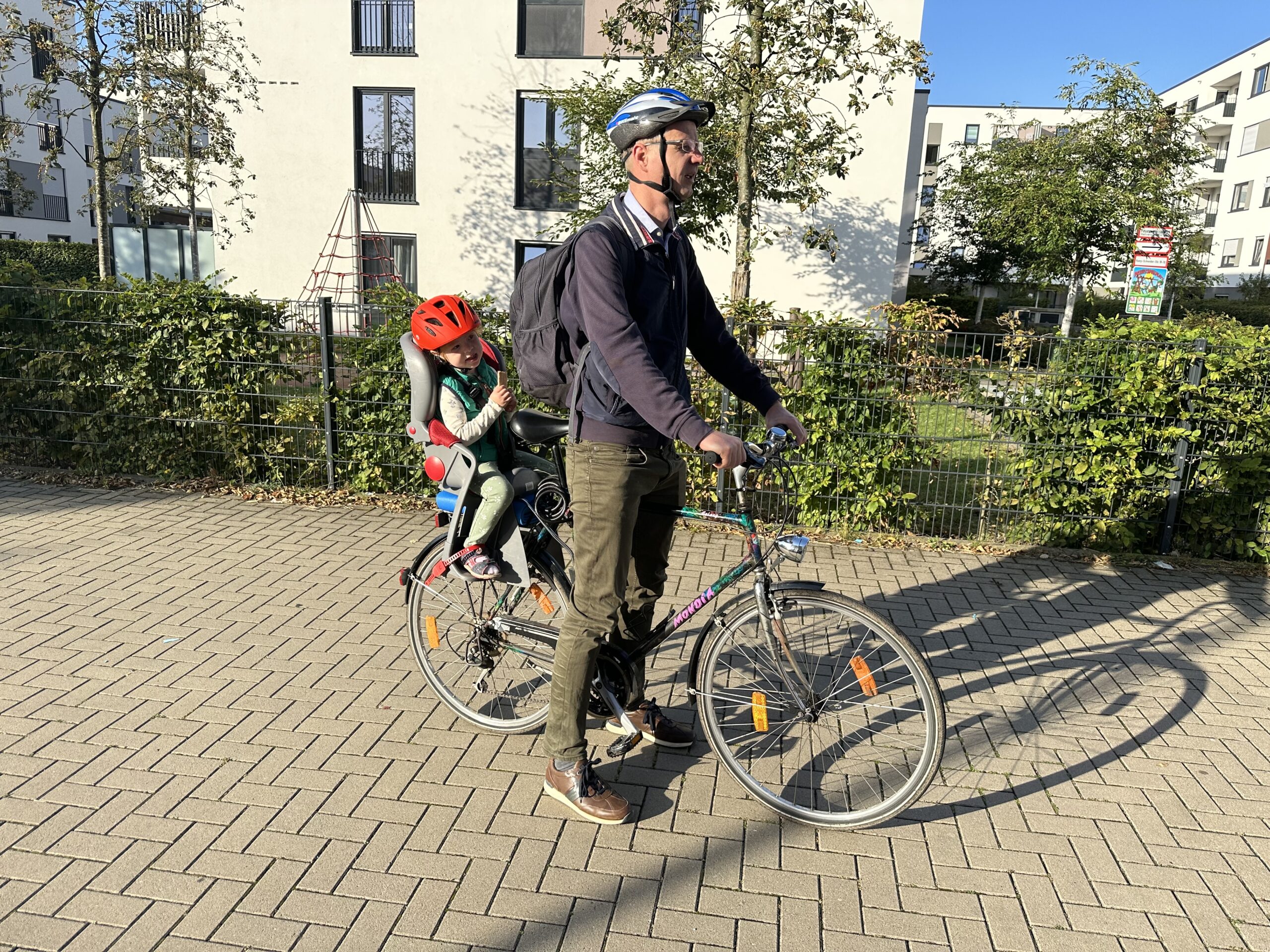 Sicherer Kindertransport auf dem Fahrrad: So sind Familien sicher unterwegs