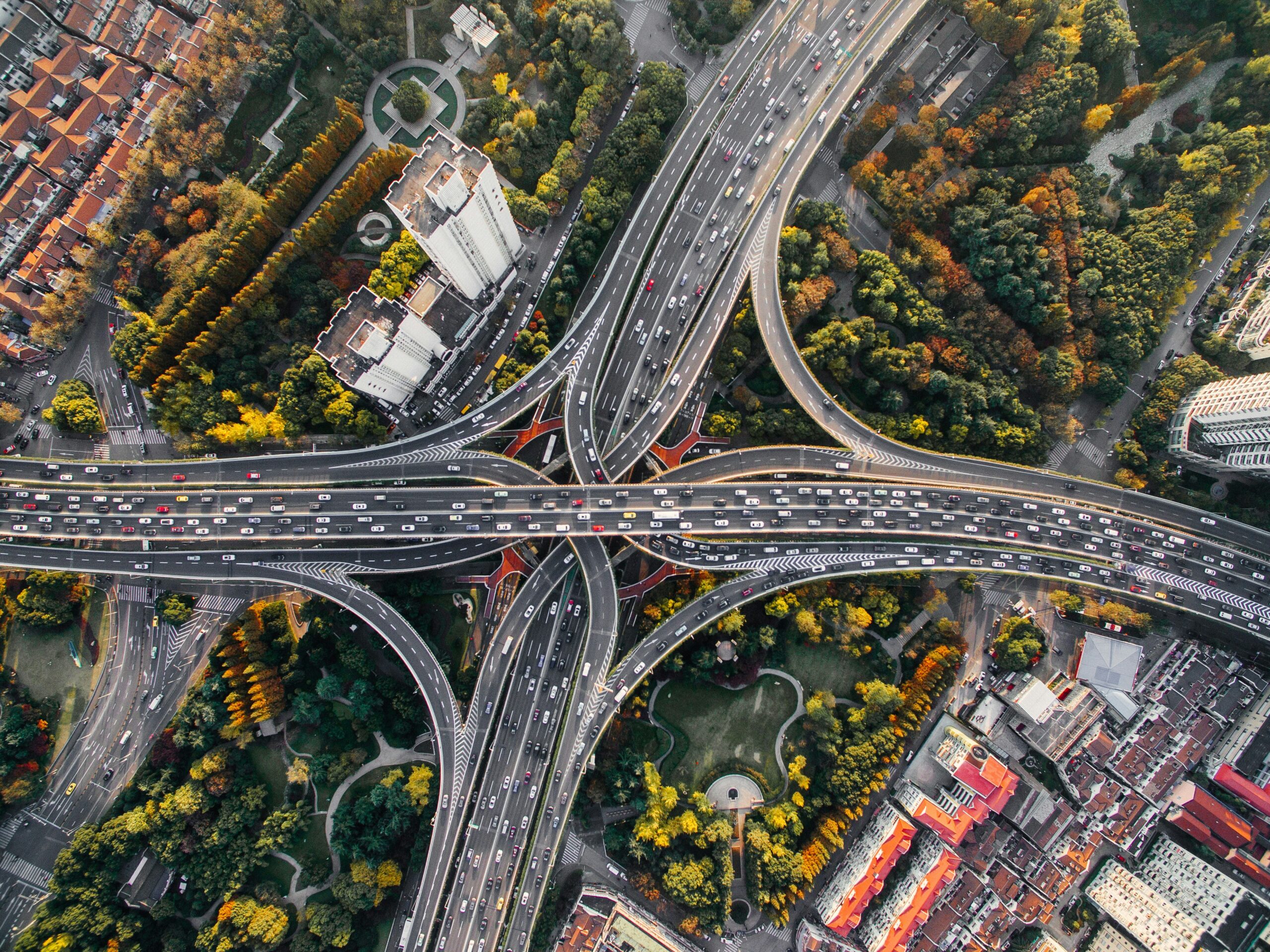 Stadt, Land und Verkehrsfluss