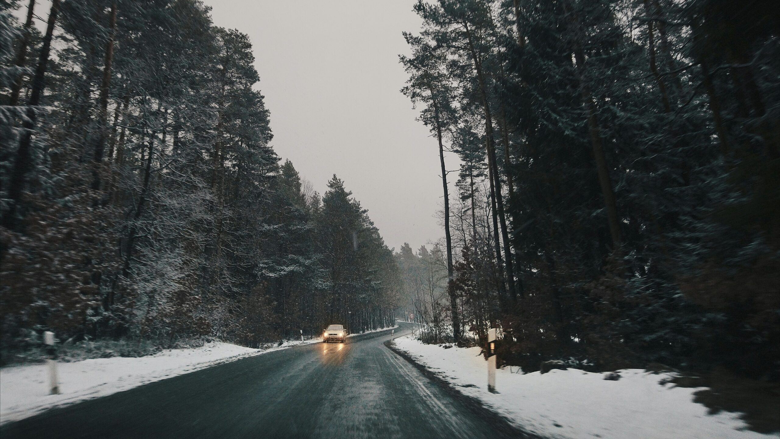 Wenn Straßen zur Rutschbahn werden: So kommen Sie sicher durch den Winter